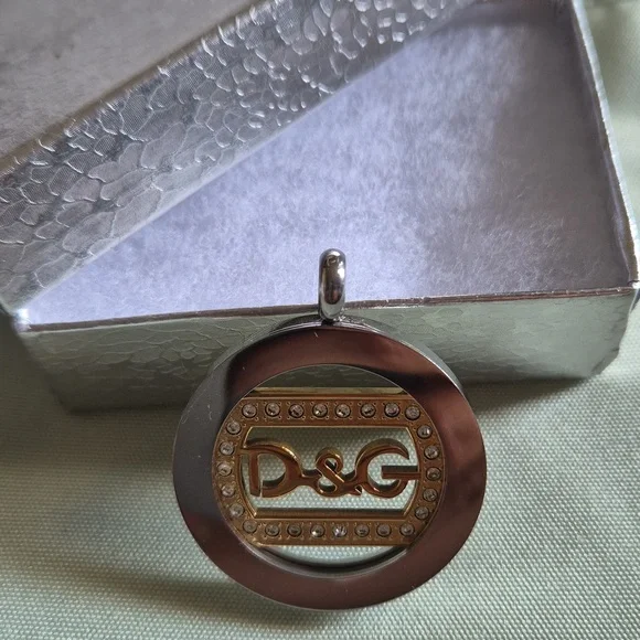 Pendant - Picture 2 of 3